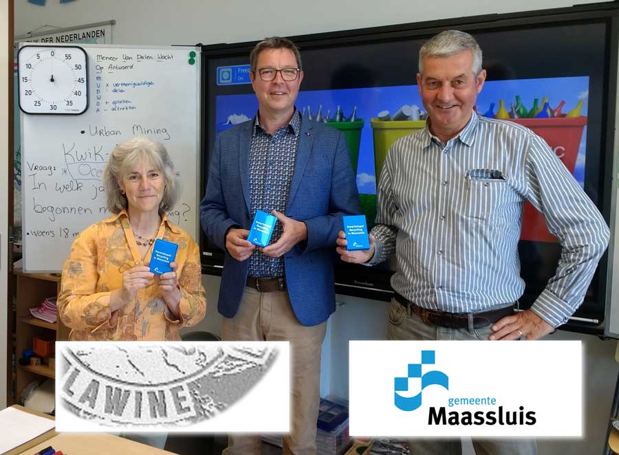 Kwartetspel; Recycling in Maassluis; Kathie, (wethouder) Fred & Hans Koene.